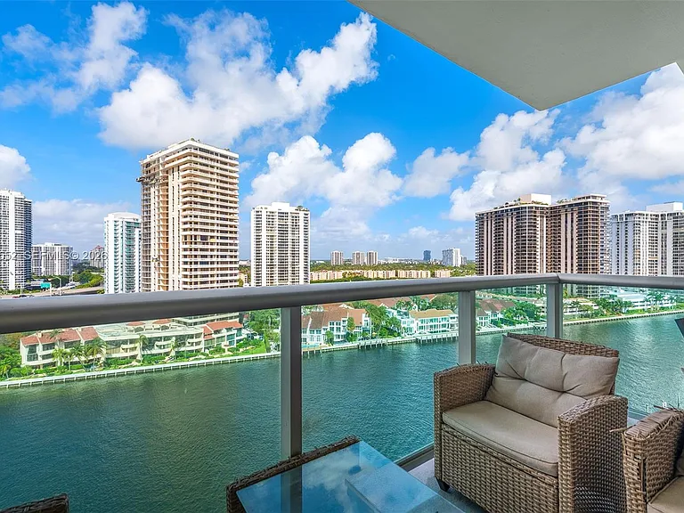19390 Collins Ave #1519 — Photo 2