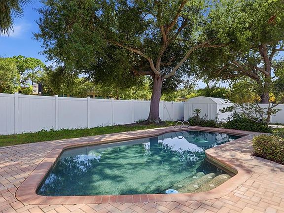 4th image of 4420 W BAY COURT AVENUE