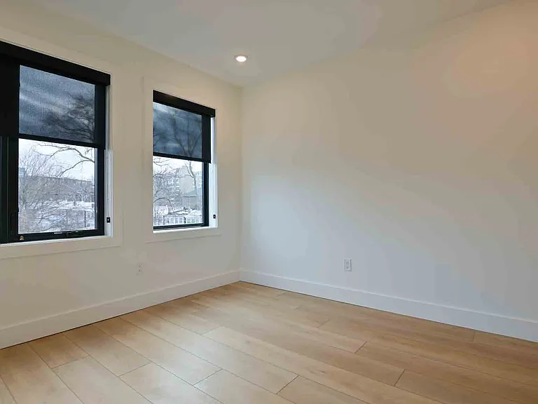 2641 4th St NE #2 — Photo 43