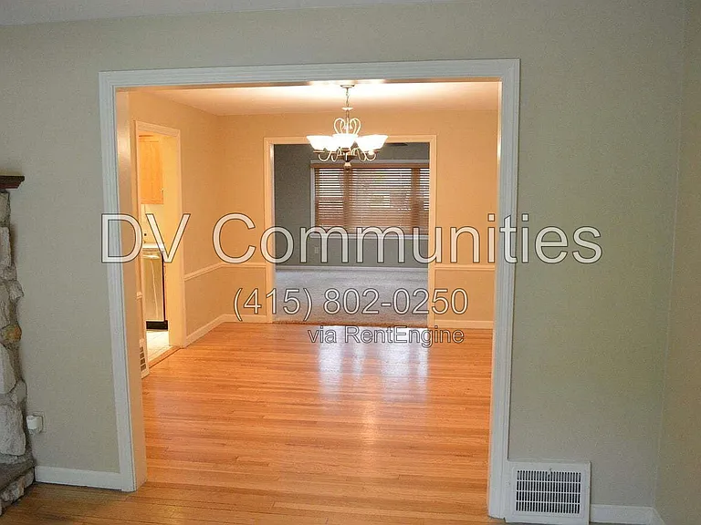 23805 E Groveland Rd — Photo 6