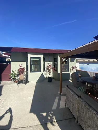 3042 Newell St Photo 1