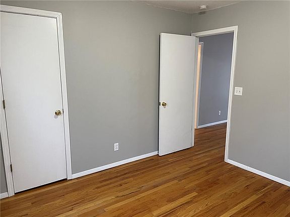 5th image of 9029 Lewis Ave