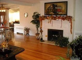53 Cloverfield Rd S, Valley Stream, NY 11581