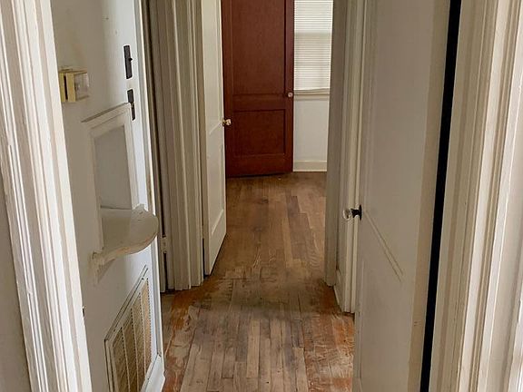 4th image of 2804 Miller Ave