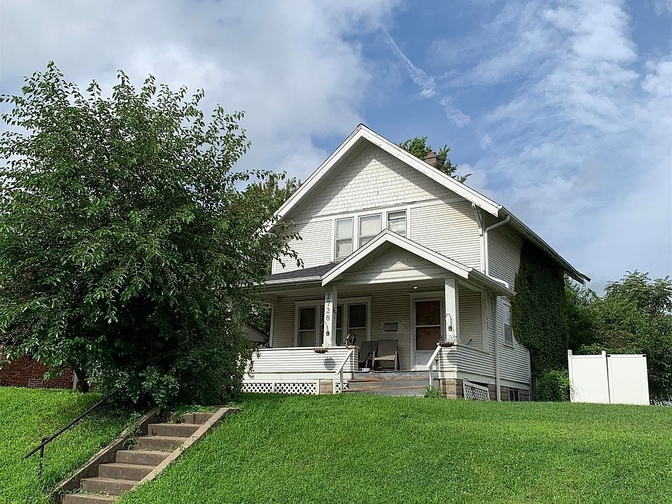 2nd image of 2728 Fontenelle Blvd