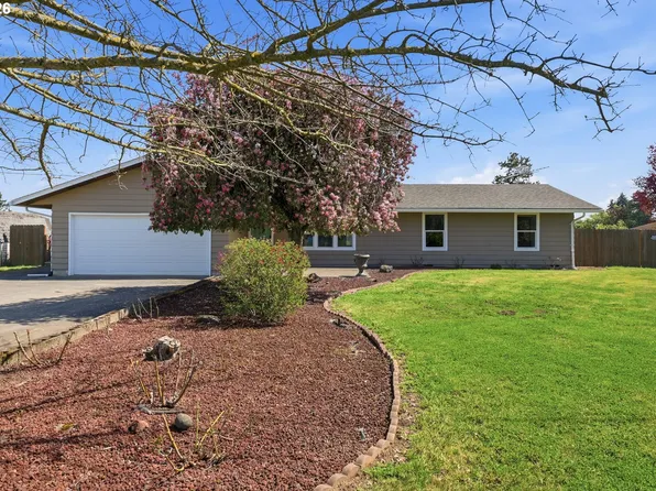 1270 NE Blossom Dr, McMinnville, OR 97128