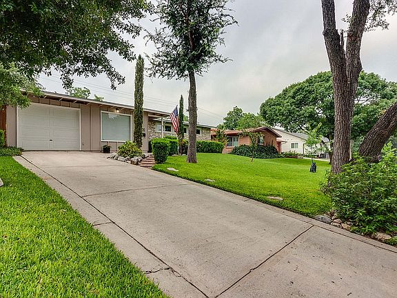 2nd image of 326 Burnside Dr