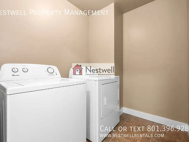 35 E Water Ln — Photo 20