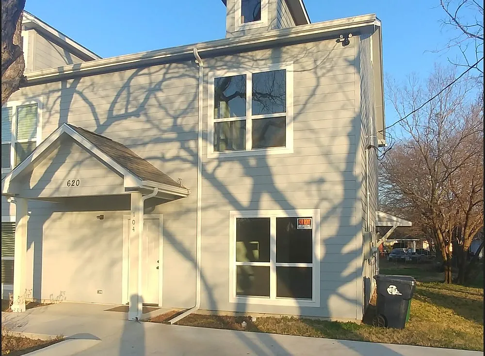 620 Railroad Ave — Photo 3