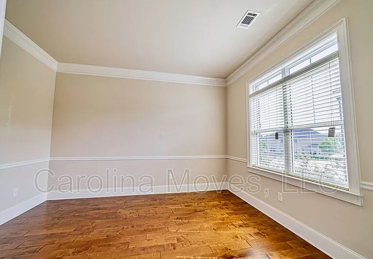 200 Sunnybrook Ln — Photo 6