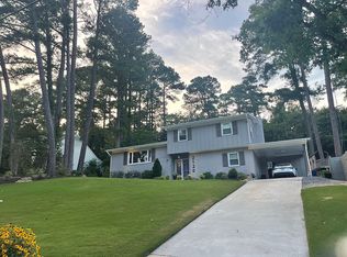 2120 Hillock Dr, Raleigh, NC 27612