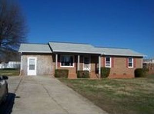 5490 Bryan Ln, Hickory, NC 28602