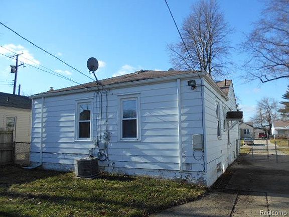 3rd image of 7234 N Silvery Ln