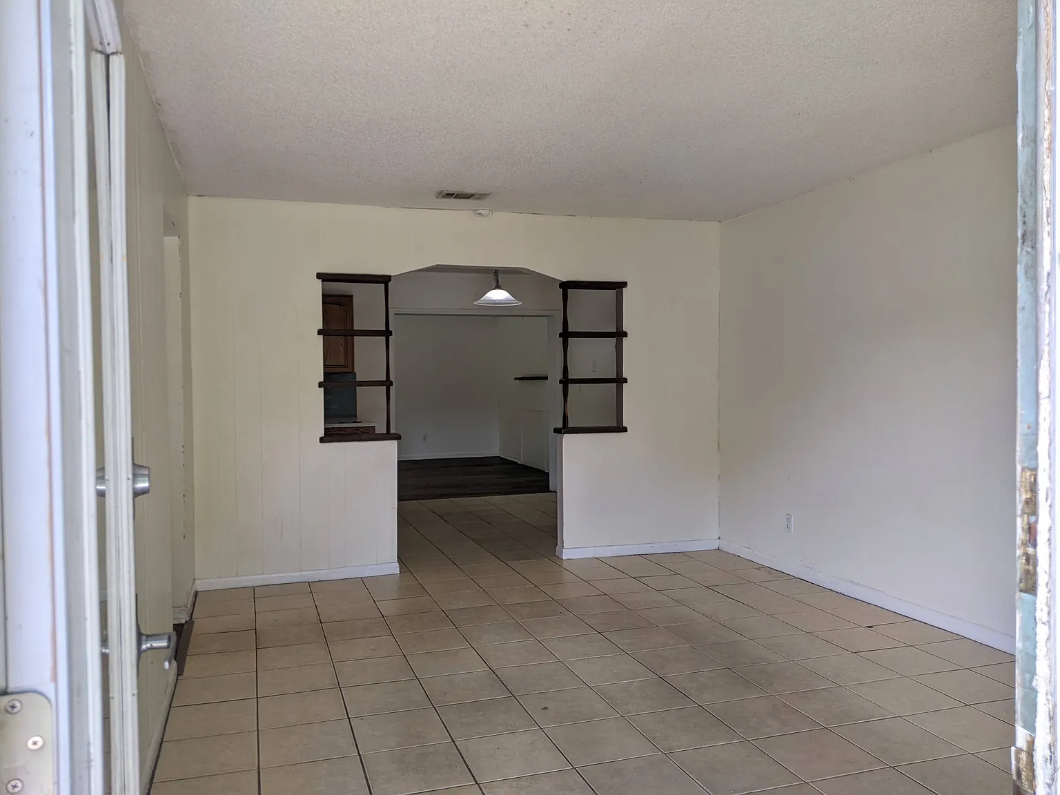 3 bed, 1222 sqft, $1,850 — Photo 3