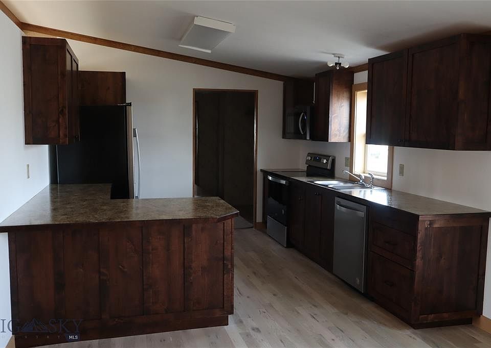 1st image of 401 Southwood Dr