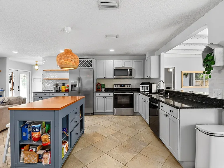 320 Riverdale Rd — Photo 15