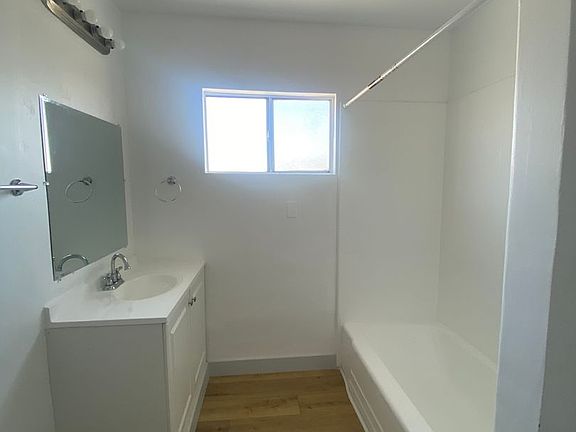 5th image of 11116 Berendo Ave APT 9