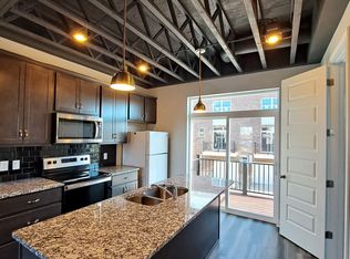 24 N Center St, Springfield, OH 45502