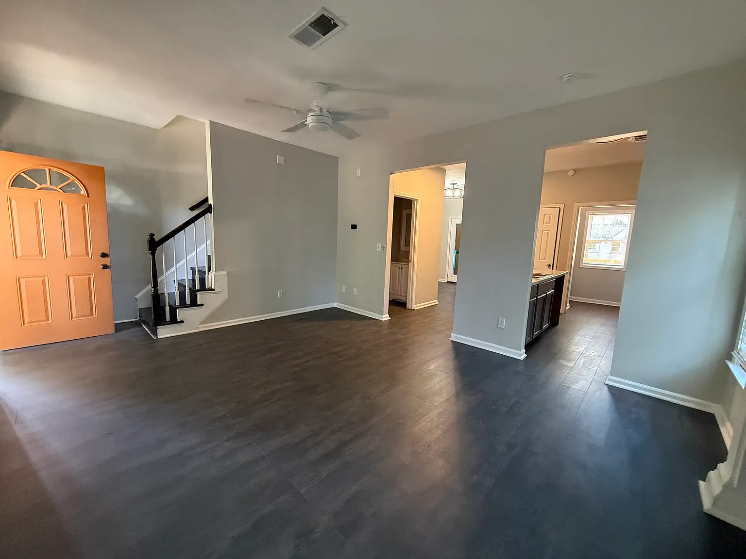 3 bed, 1200 sqft, $2,250 — Photo 4