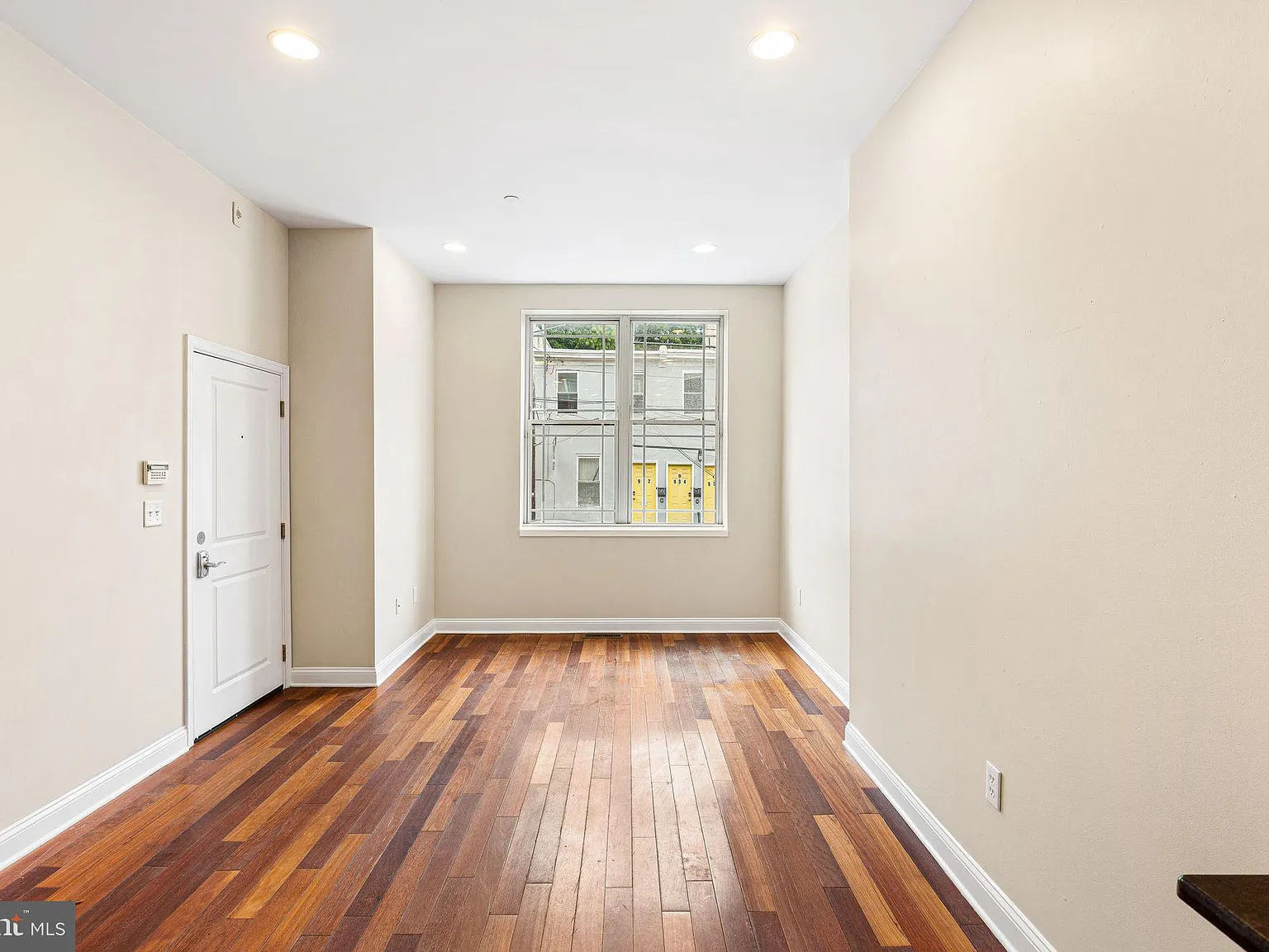4 bed, 1920 sqft, $2,400 — Photo 1