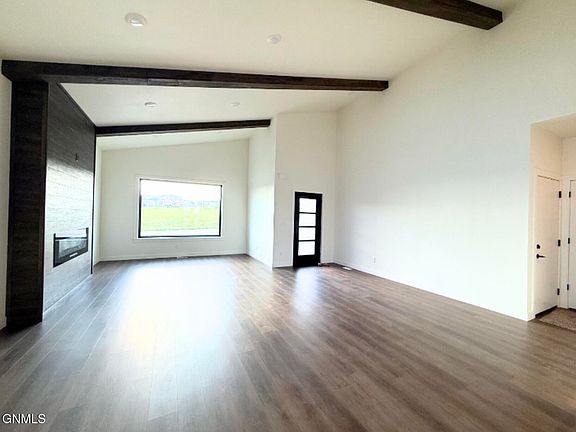 3rd image of 3028 29th Ave W