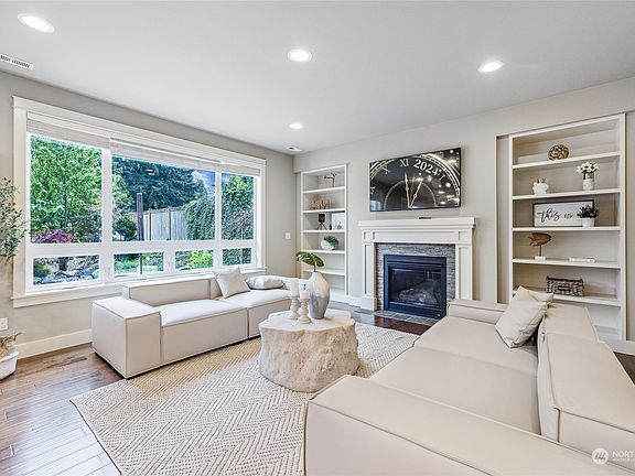 4th image of 8722 124th Avenue NE