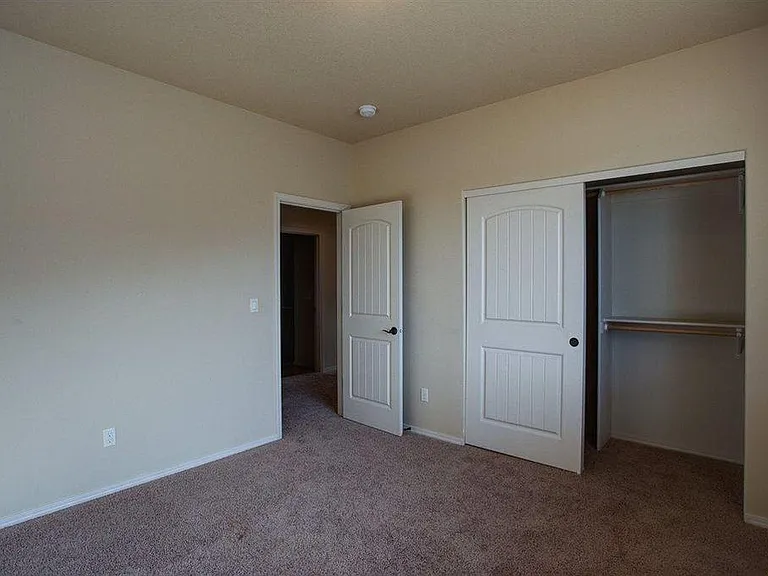 Bramasole Dr — Photo 23