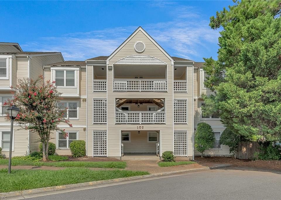 1st image of 102 Lantana Ln APT 8