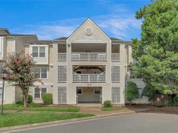 102 Lantana Ln APT 8, Hampton, VA 23669