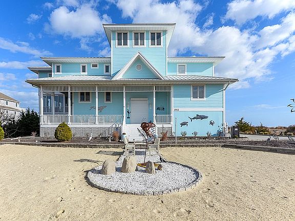 4th image of 2112 N Bay Shore Dr