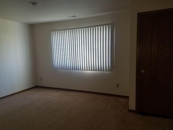 4th image of S75W16830 Gregory Dr #A