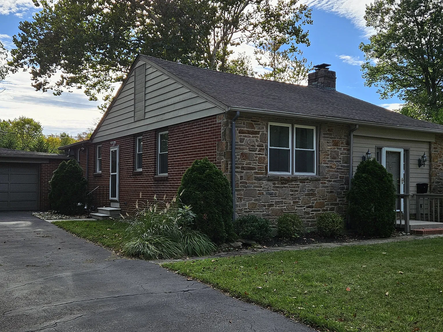 2 bed, 2.5 bath, 1400 sqft, $2,700 — Photo 2