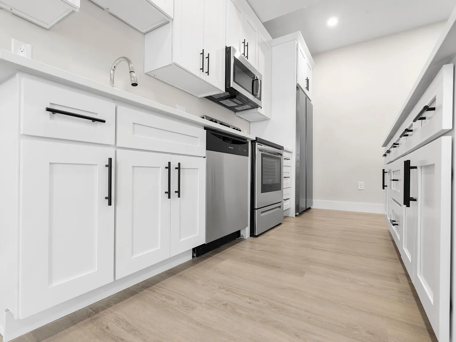 135 Harrishof St — Photo 4