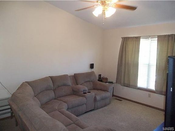 3rd image of 120 Cuivre Valley Dr