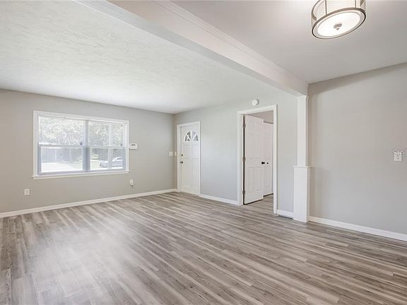 5th image of 2307 52nd Avenue Dr W