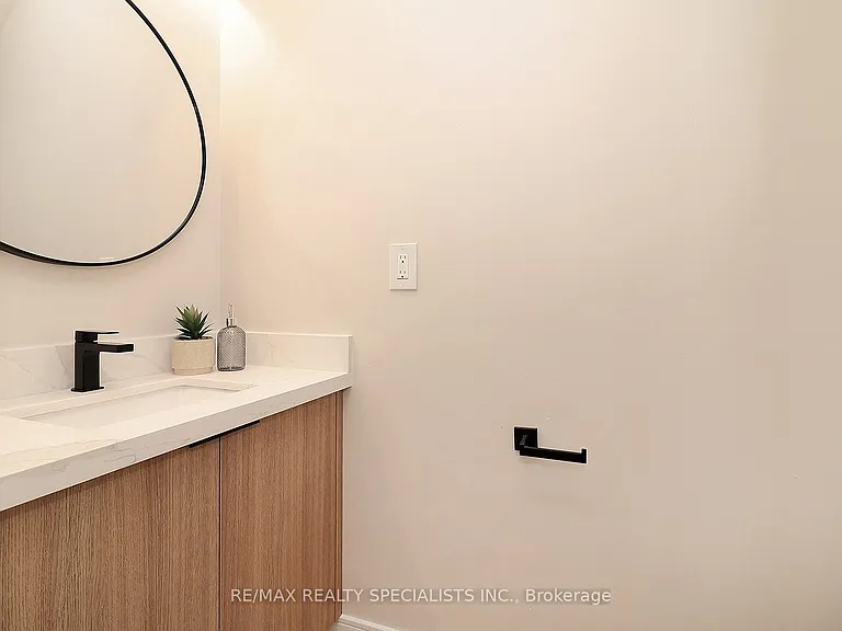 1048 Roosevelt Rd #MAIN — Photo 19