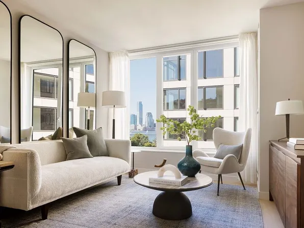 450 Washington St #1401, New York, NY 10013