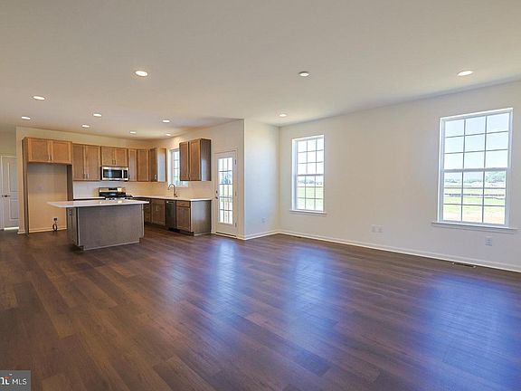5th image of 20 Cliff Dr