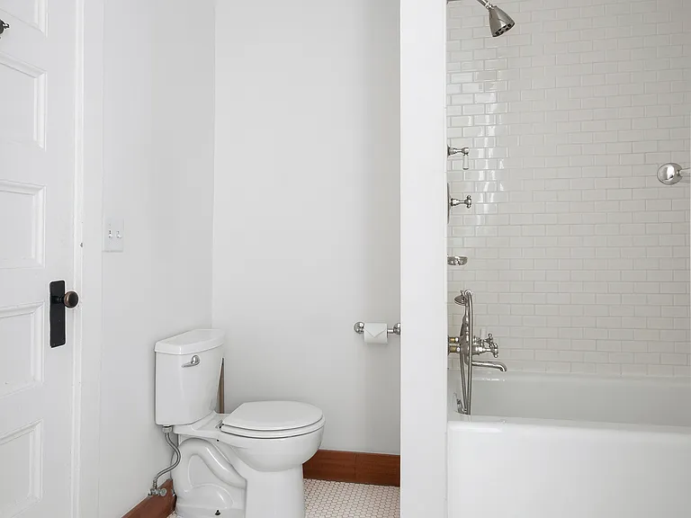 33 Greene St #2W — Photo 6
