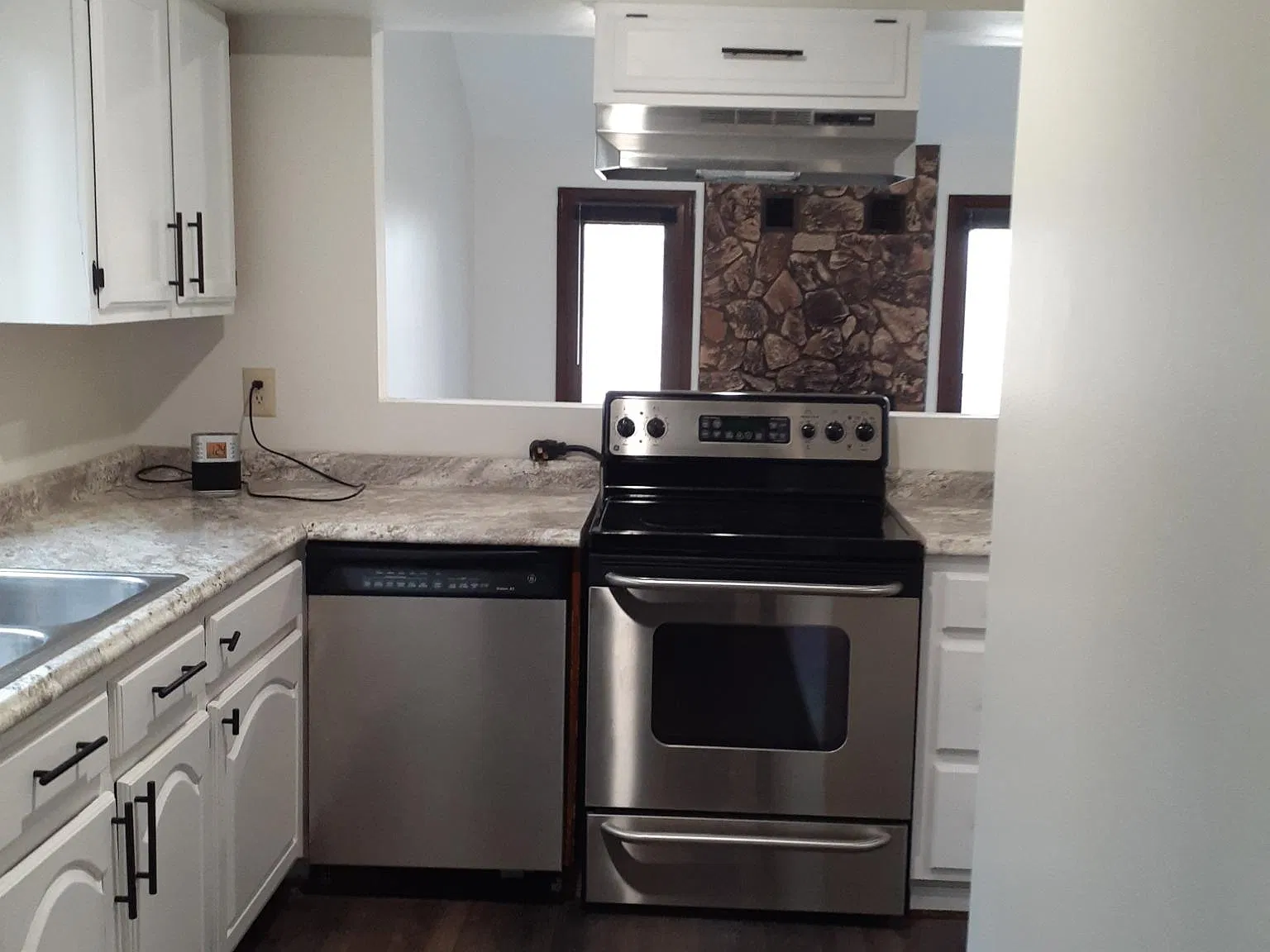 1 bed, 1.5 bath, 1150 sqft, $1,395 — Photo 4