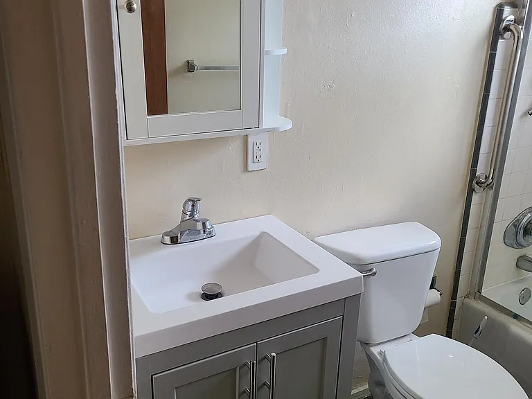 572 Troy Dr #6 — Photo 7