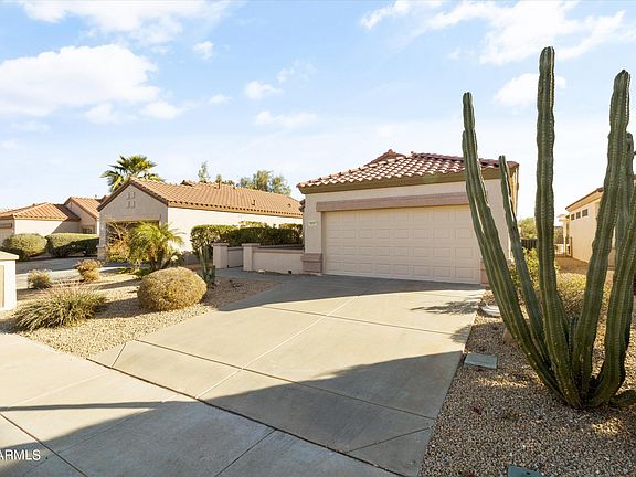 3rd image of 16457 W ROCK SPRINGS Lane