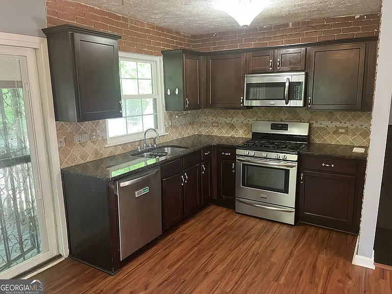 2561 Lewfield Cir SE — Photo 7