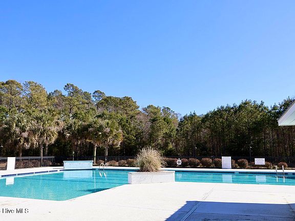 3rd image of 2543 Mendal Ct Court SE