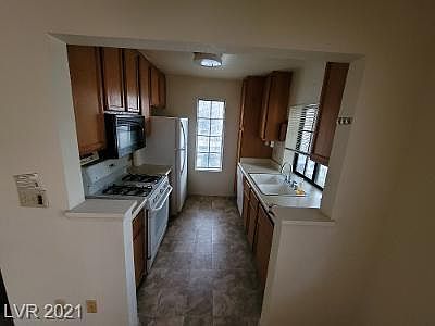 3rd image of 4741 Nara Vista Way Unit 202