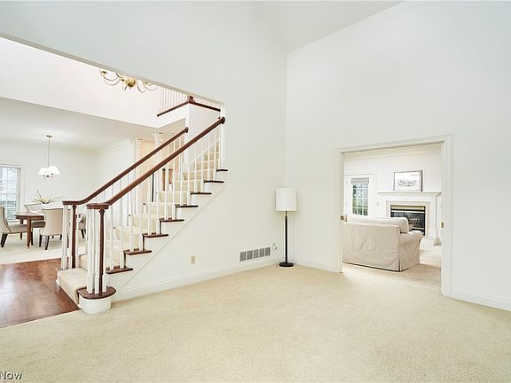 3rd image of 753 Sunridge Rd