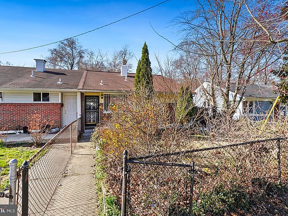 3rd image of 7523 Greenleaf Rd