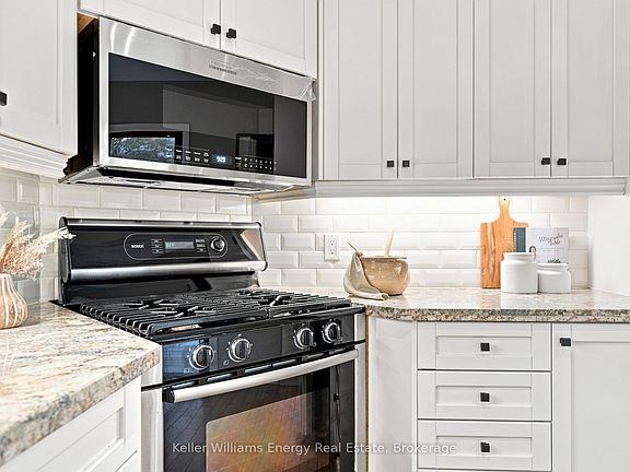 5th image of 61 Fernbank Pl