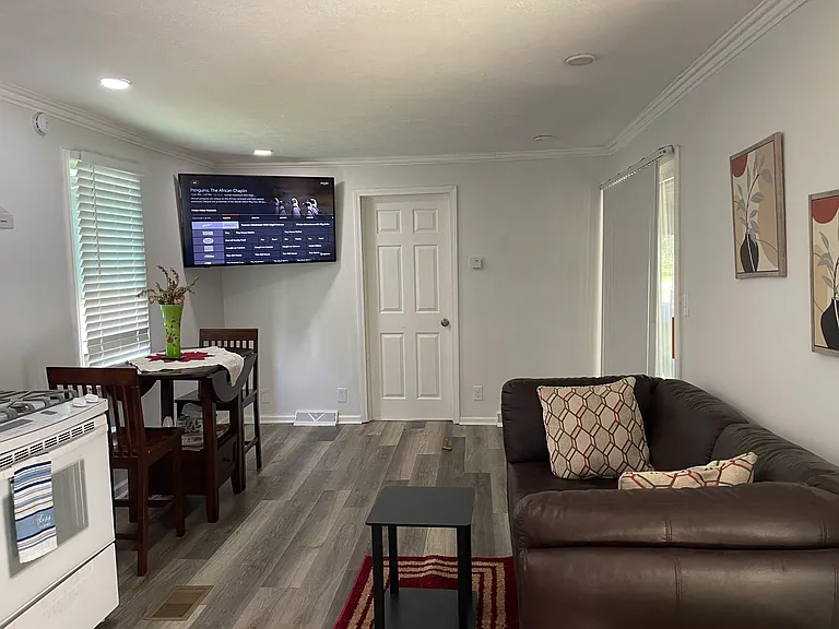 472 Washington Ave — Photo 3