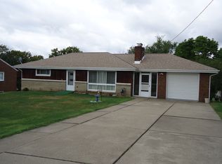 1510 Charlton Heights Rd, Coraopolis, PA 15108